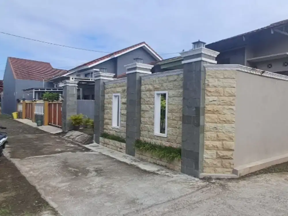 Di jual rumah bagus di barat unisa