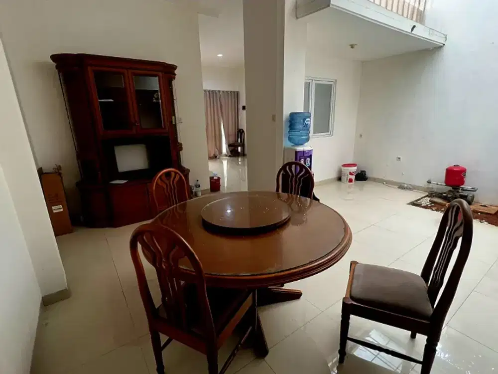 Diseakan rumah dlm cluster minimalis Furnished di Jursng Mangu TangSel