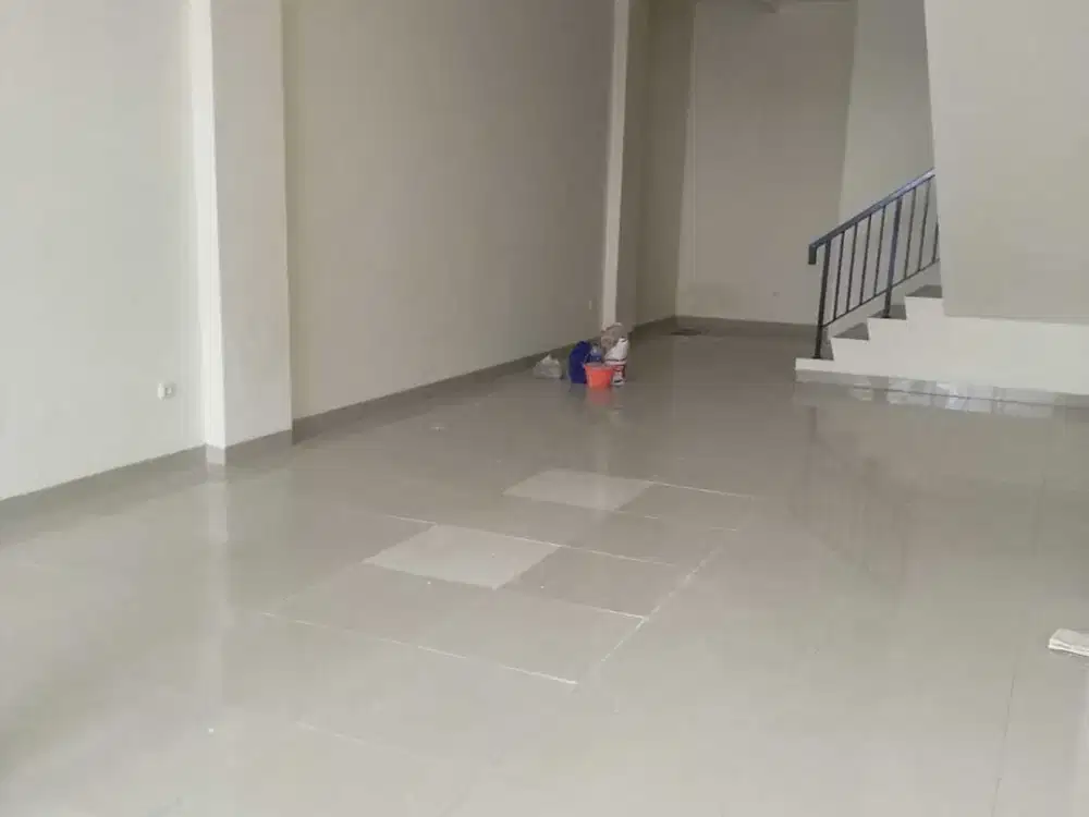 Disewakan Ruko Cbd Dekat Jalan Utama Green Lake City, Tangerang