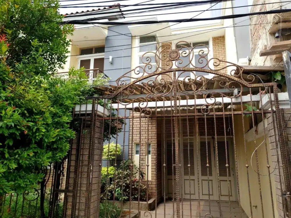 DIJUAL CANTIK RUMAH 2,5 LANTAI SIAP HUNI JANUR ELOK KELAPA GADING