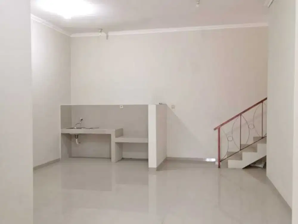 Rumah Siap Huni 1,5 Lantai Di Mulyosari di Surabaya
