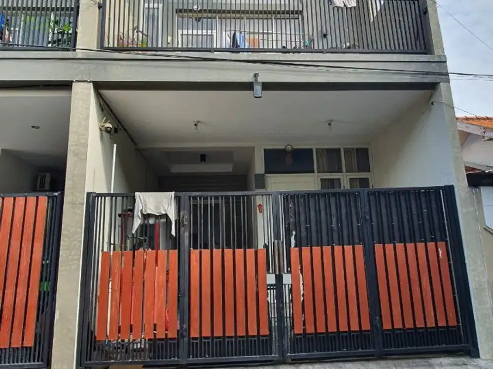 Rumah Siap Huni di Lebak, Surabaya, STRATEGIS, ROW 2 MOBIL