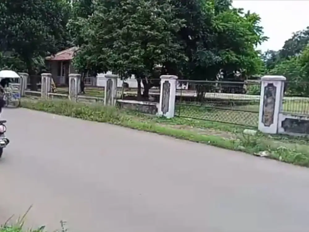 tanah ada beberapa bangunan di jl raya jonggol kota