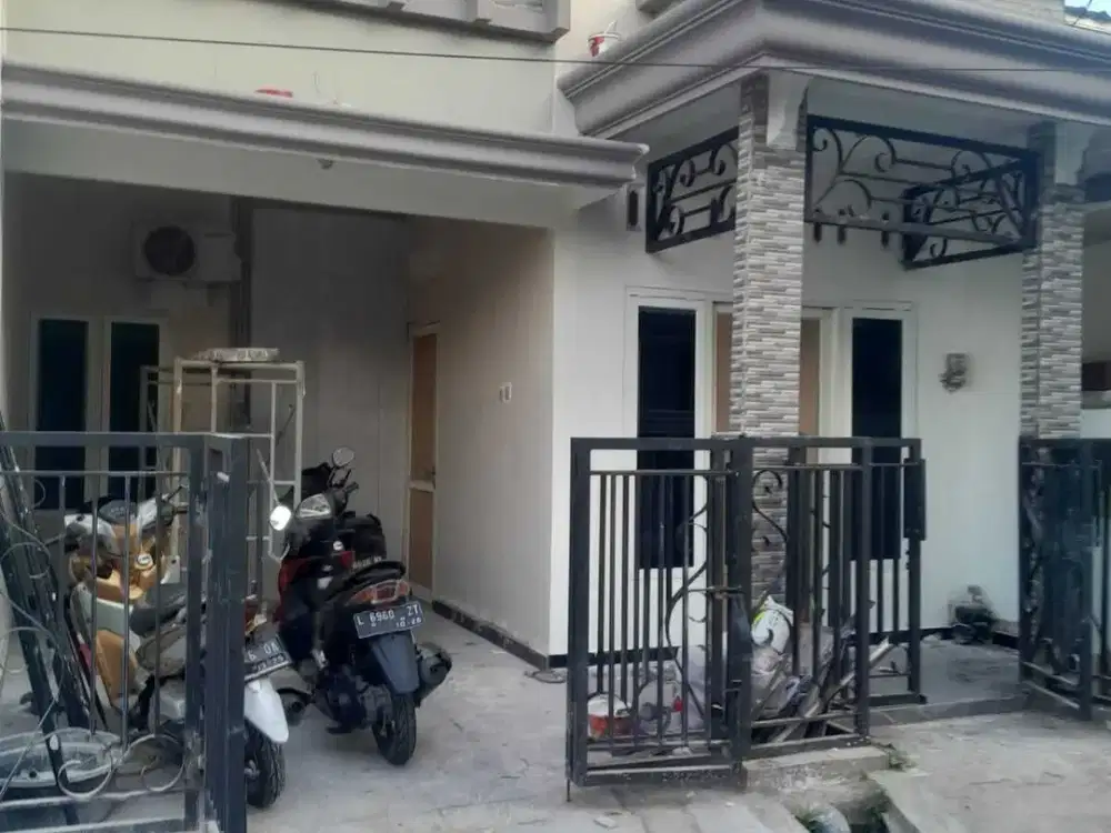 JUAL RUMAH SECOND BANGUNAN MINIMALIS CLASSIC SEMEMI