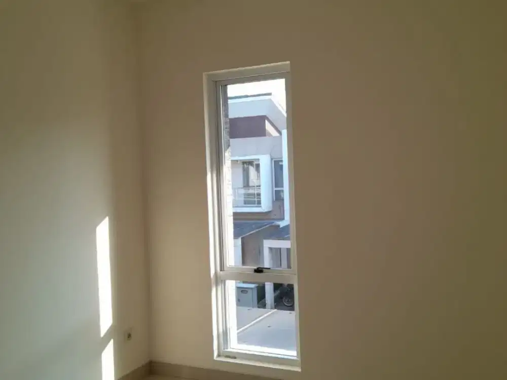 Dijual Rumah Ready Kawasan Komplek di Green Puri