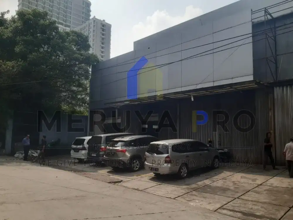 Gedung Ex Showroom Strategis di Gunung Sahari dibawah NJOP