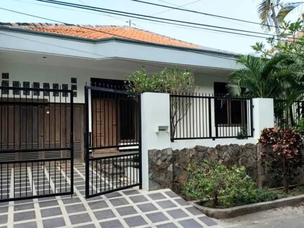 Dijual Cepat Rumah Siap Huni di Jalan Raya Juanda  Sedati , Sidoarjo