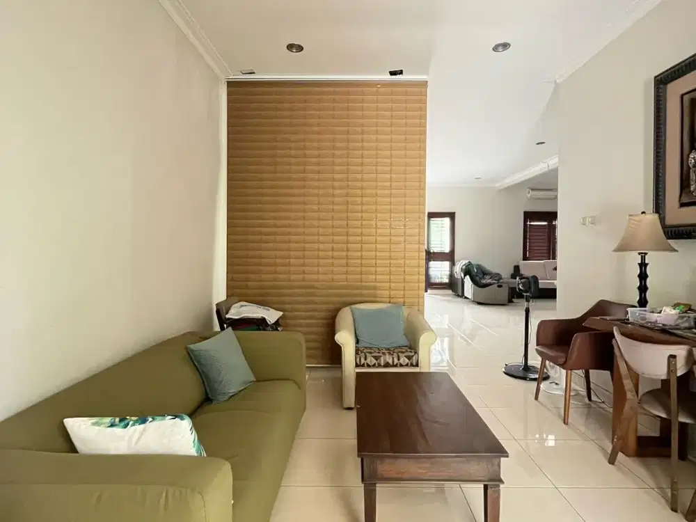 Dijual rumah  di kota wisata Cibubur