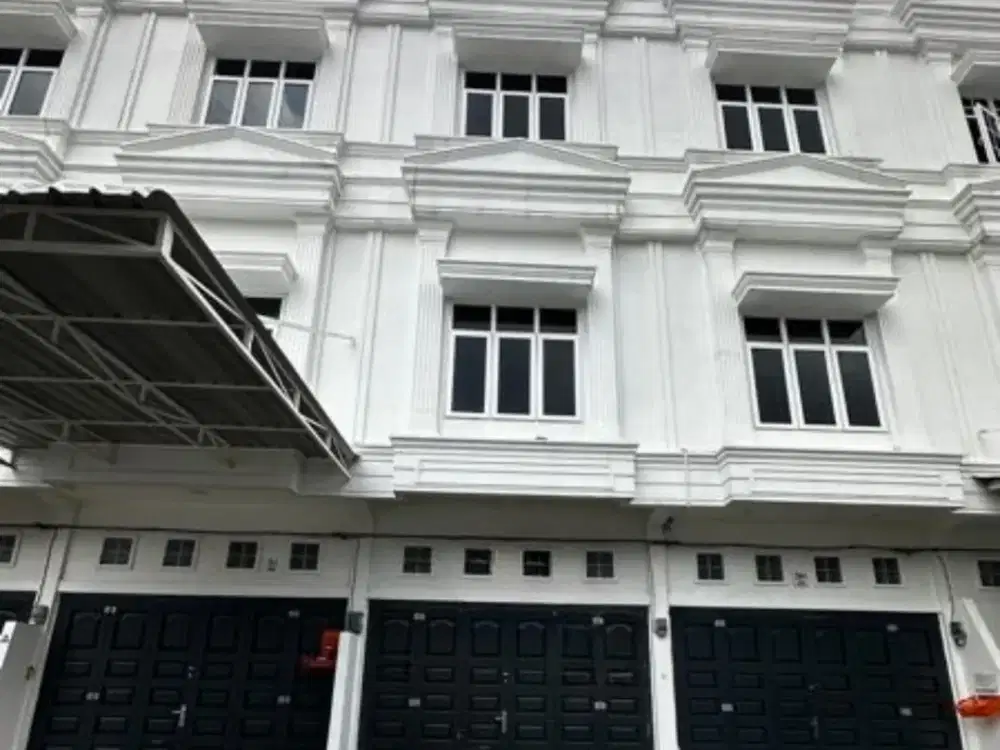di jual rumah strategis komplek aman estate kota medan