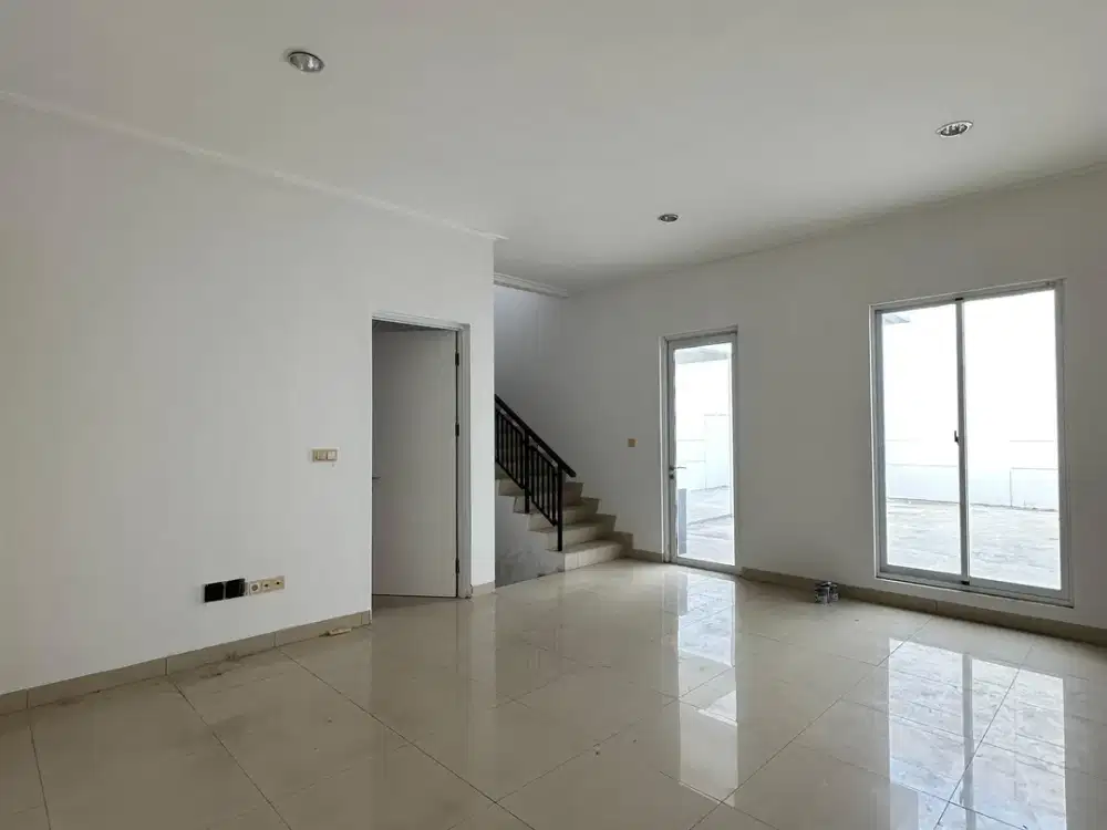 DISEWAKAN RUMAH 2 LANTAI GREENLAKE CITY GLC PERUMAHAN LOKASI STRATEGIS