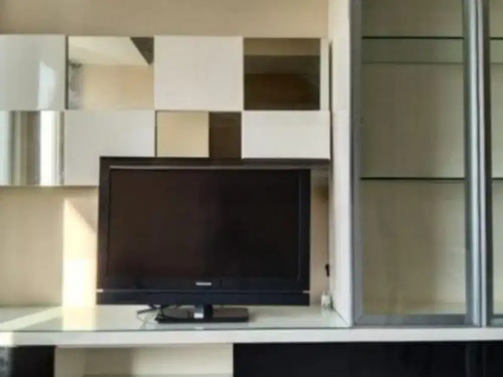 Full furnish murah Apartemen Berkeley UC Citraland surabaya barat