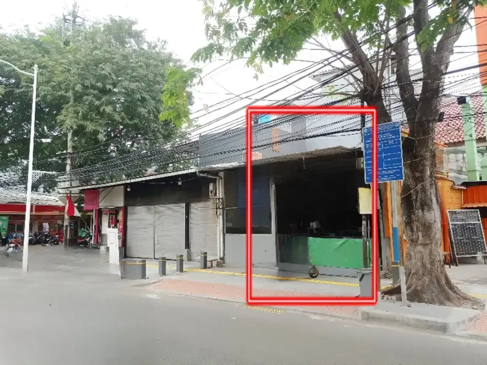 Jual Cepat Rumah Usaha 2,5 Lantai Strategis di Tebet SHM