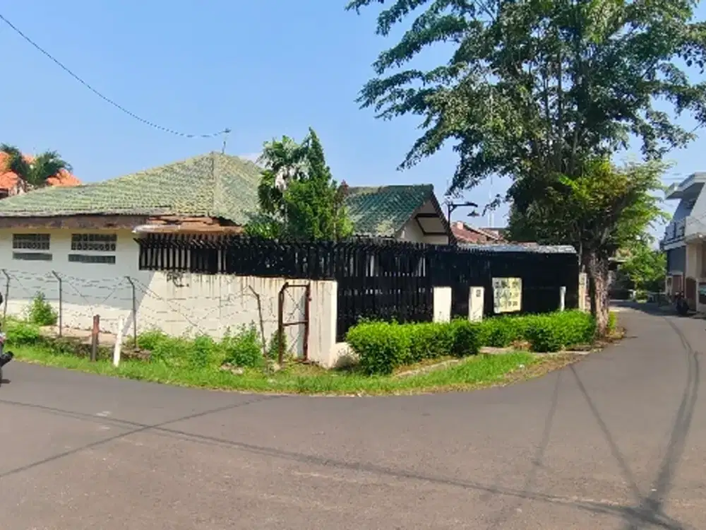 Rumah Asri nyaman dan aman Joglo
