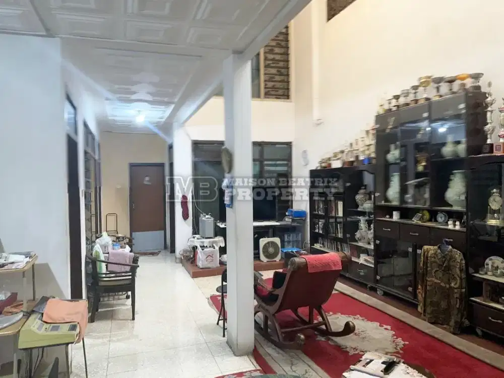 RUMAH RAPI TERAWAT SIAP HUNI LOKASI STRATEGIS DI JL. KEMBAR TIMUR,