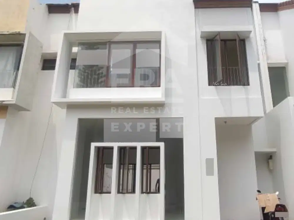 Dijual Cepat Rumah 2 Lantai Cluster Terdepan JGC, Selangkah Aeon Ma