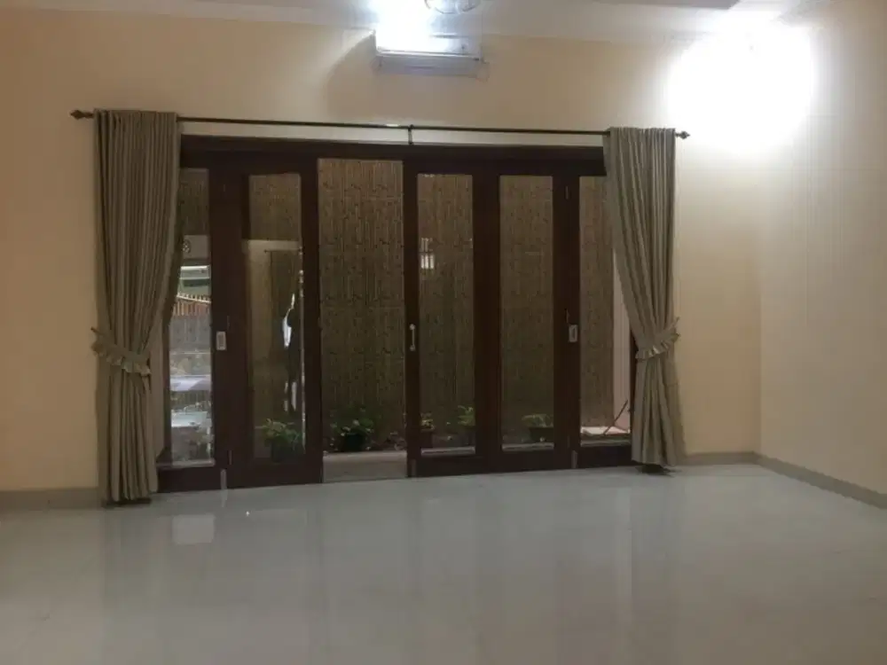 DISEWA RUMAH AREA SENOPATI CIOMAS KEBAYORAN BARU JAKARTA SELATAN
