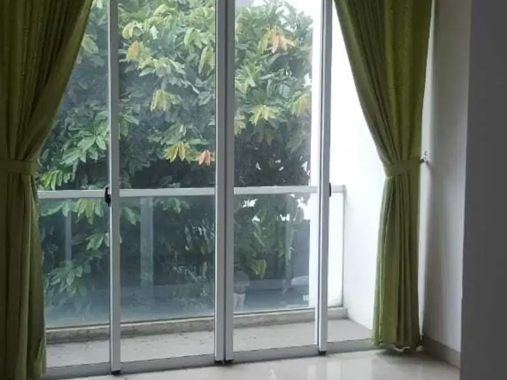 Disewakan Rumah Boulevard Green Lake City