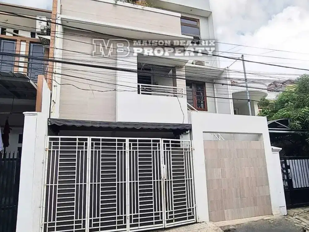 DIJUAL RUMAH 3 LANTAI DEKAT STASIUN PALMERAH DAN SENAYAN DI JAKBAR