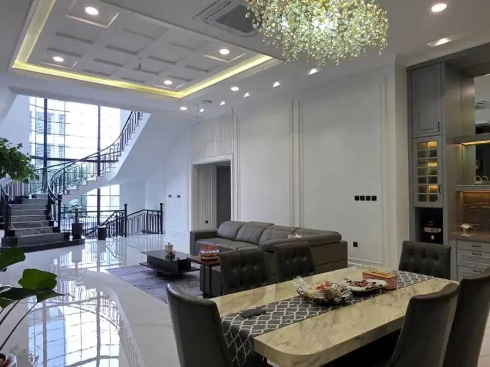 RUMAH 3 LANTAI DI ALAM SUTERA TANGERANG SELATAN