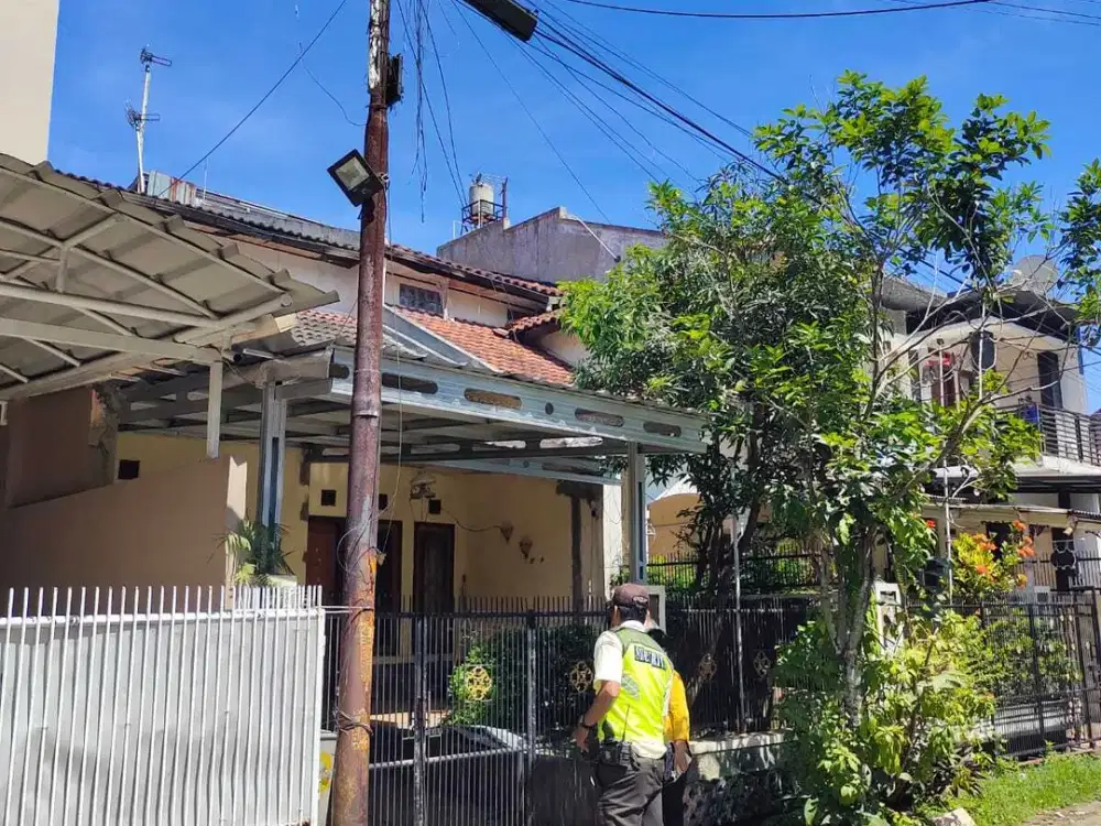 Dijual Rumah Bisa Dibikin Kos Dalam Komplek Puri