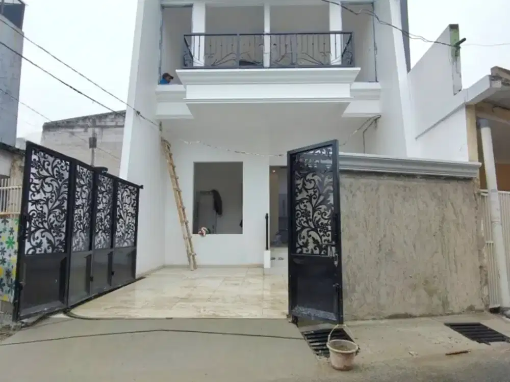Rumah Baru 2lantai Dikalisari Pasar Rebo  Jakarta Timur
