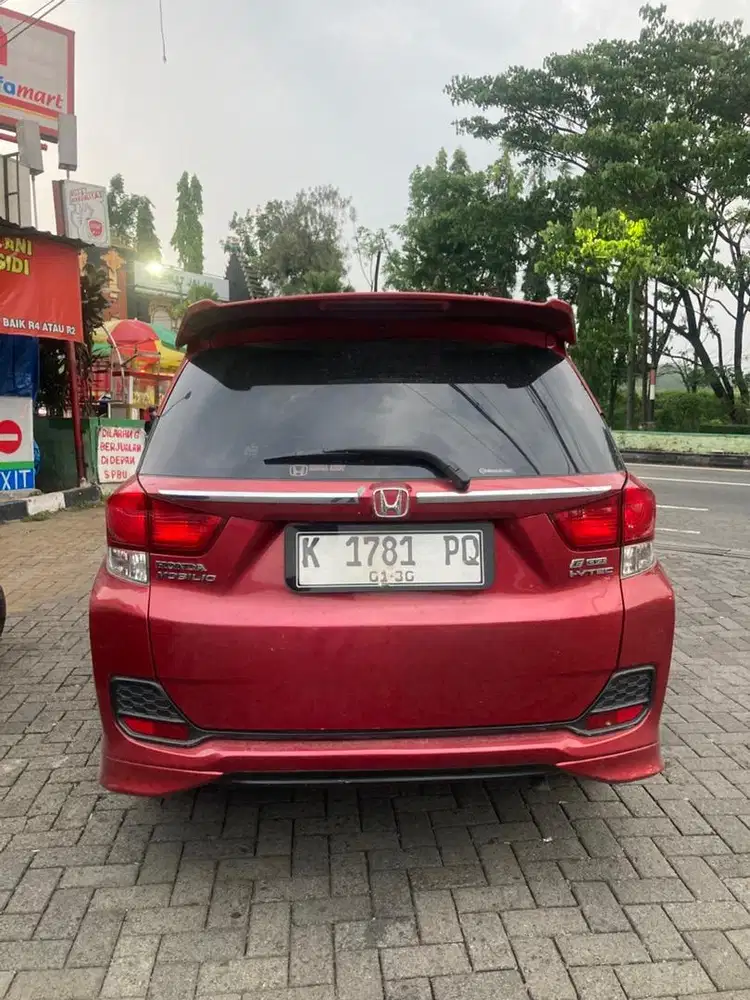 Mobilio Merah tua metalik