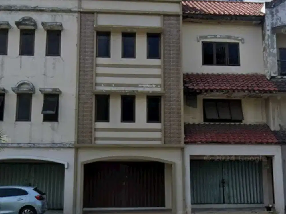Ruko Surabaya Barat  Galeria Pakuwon Indah, Hadap Jalan Raya Kembar