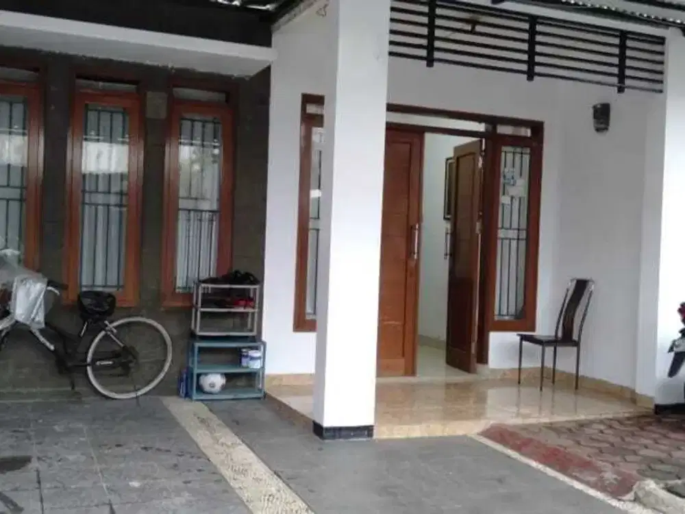 Jual Rumah 2 Lantai di Sayap Buah Batu