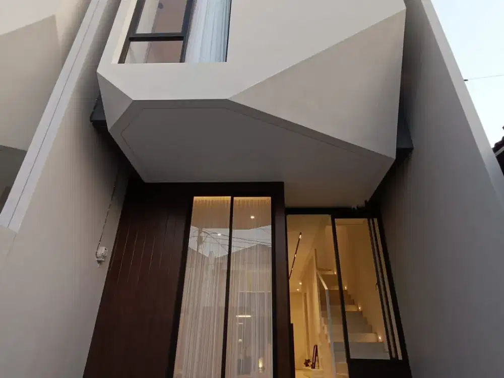 Dijual Rumah di  Lokasi Jalan Utama Di Sutorejo, Surabaya Timur