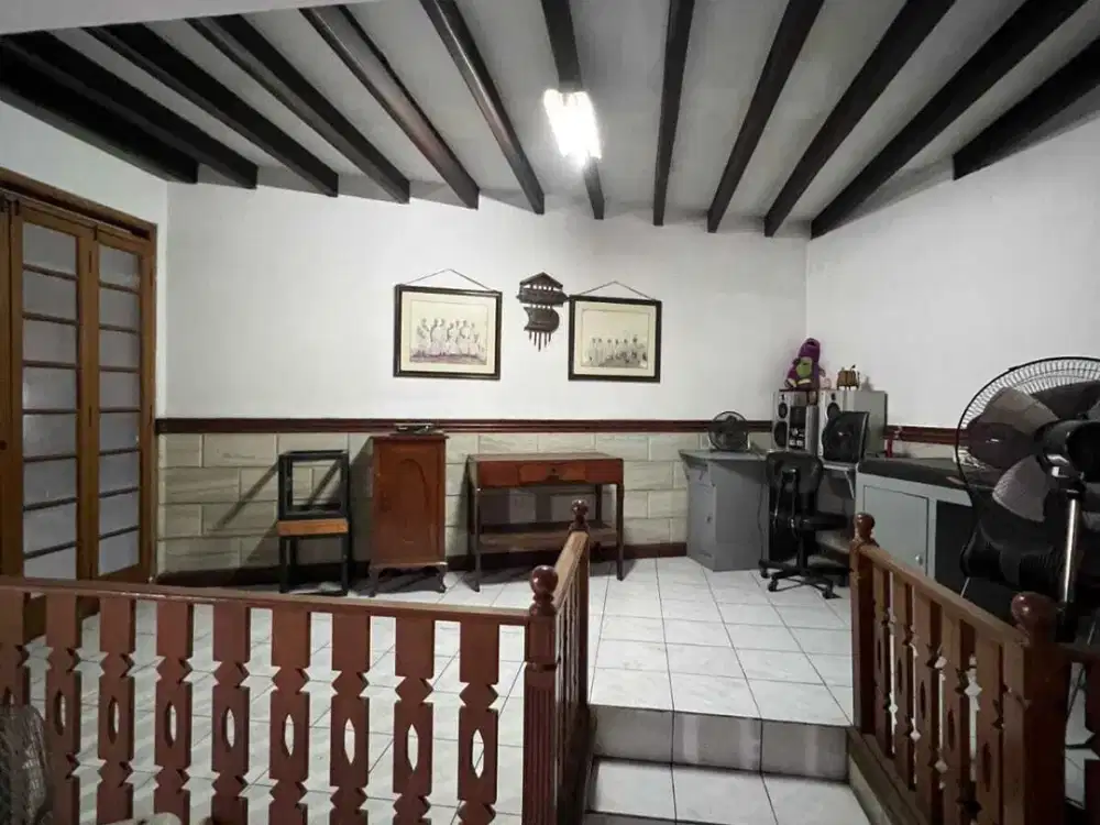 Di Jual Rumah Besar 2 Lantai Di Mainroad Rancabolang