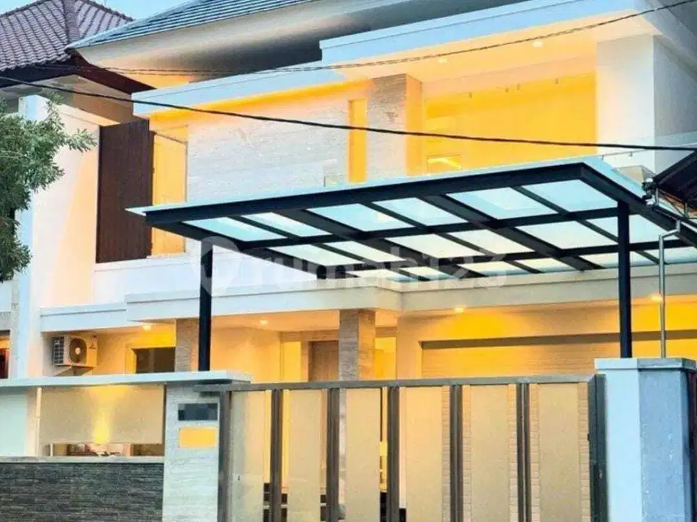 Jual Rumah Mewah di Perum Elit Dian Istana Surabaya Barat