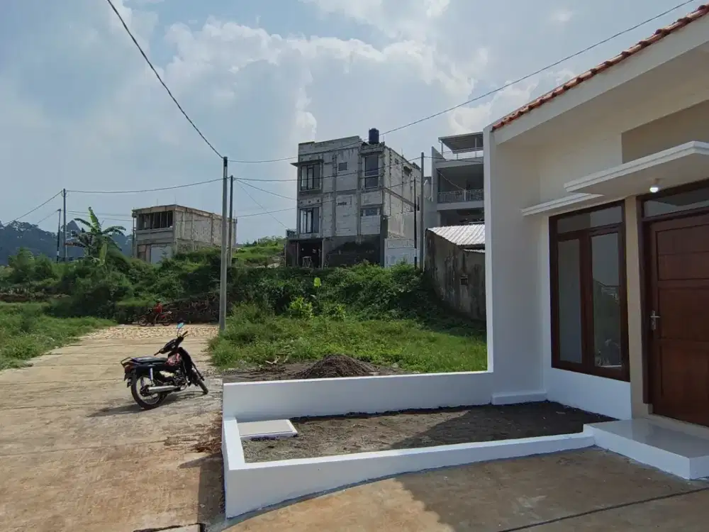 Rumah datar pinggir jalan desa
