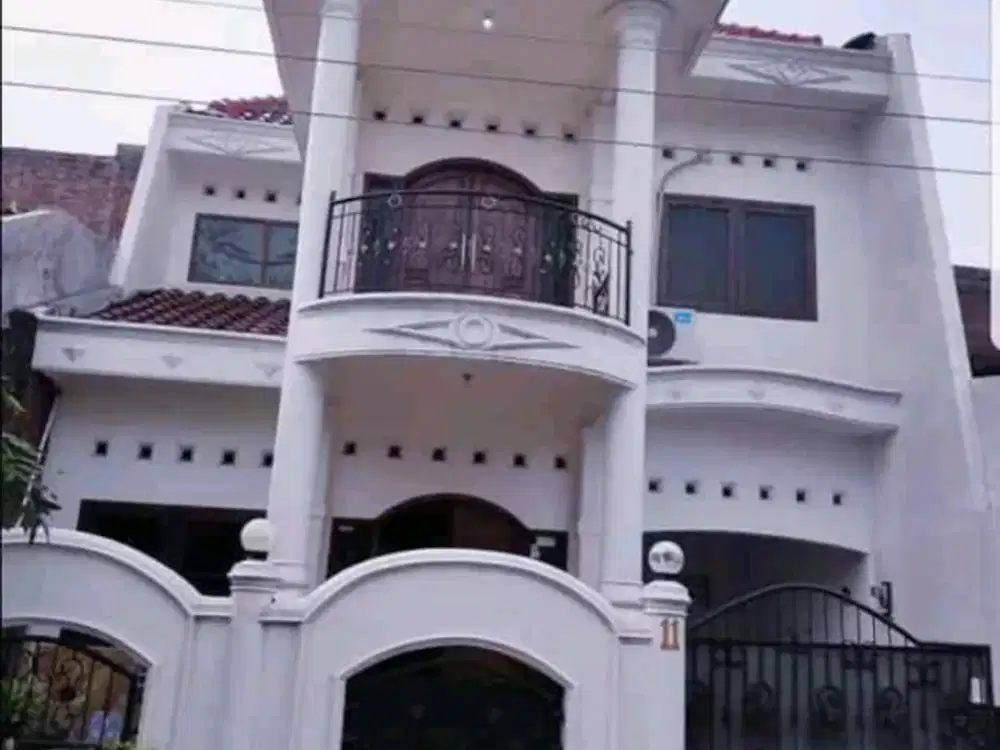 Rumah 2 Lantai di Griya Prasetya Utara Pandean Lamper