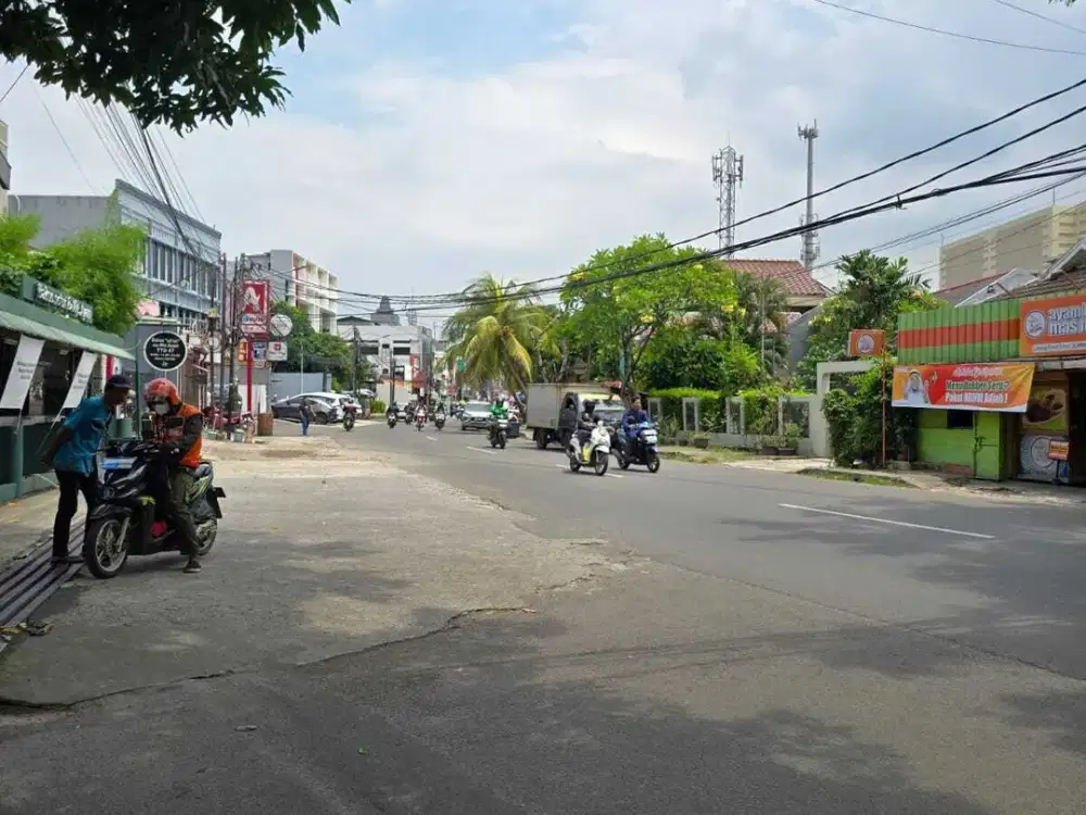 Rumah lama hitung tanah strategis di Tebet Raya Jakarta Selatan