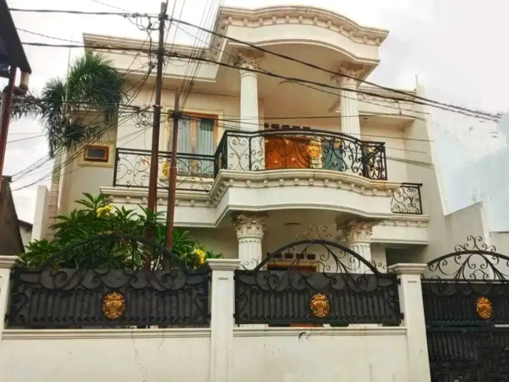Rumah classic modern di Ragunan pasar minggu jakarta selatan