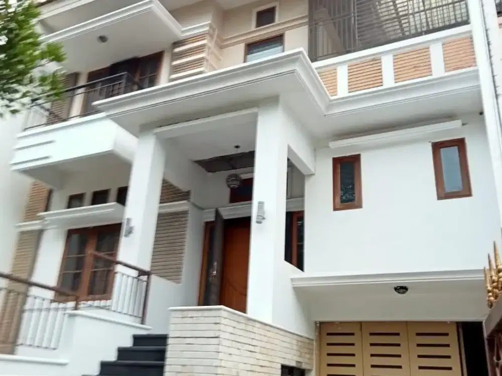 Dijual Rumah Green garden Residence 3 lantai