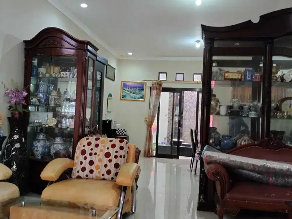 Rumah 2 Lantai Siap Huni Furnish di Taman Kopo Ketapang