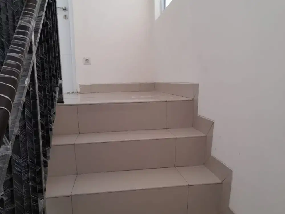 Disewakan Rumah Termurah Lebar 6 di Green Puri