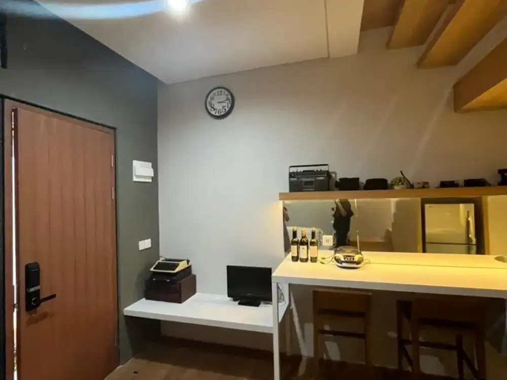 DISEWAKAN RUMAH CANTIK FULL FURNISHED POSISI HOEK DI FLEEKHAUZ
