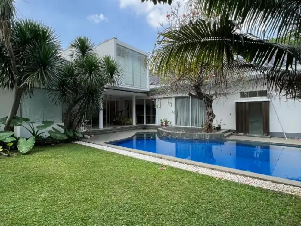 Kemang Ampera Modern Tropical House Halaman Luas Lokasi Strategis