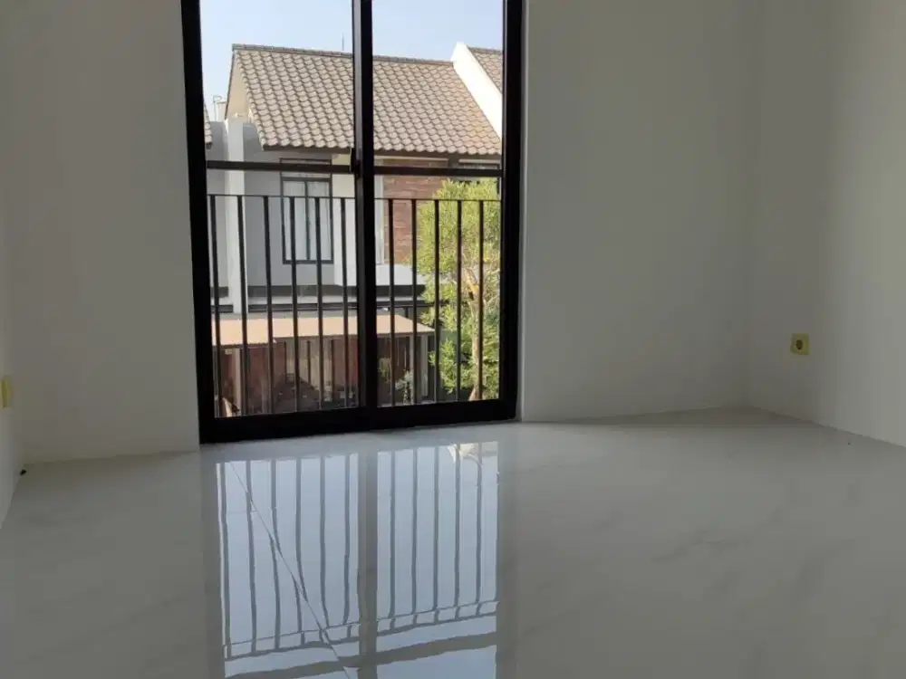Turun Harga Dijual Cepat Rumah 2 Lantai di Tatar Lokacitra Kbp