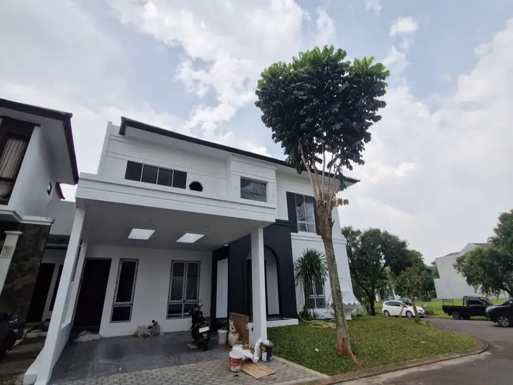 Brand New Bangunan Mandiri Classic Modern ada Swimming Pool BSD City