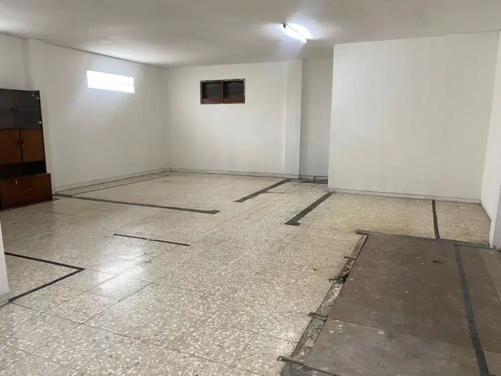 Disewakan Ruko 3 Lantai Siap Pakai Mainroad Kopo