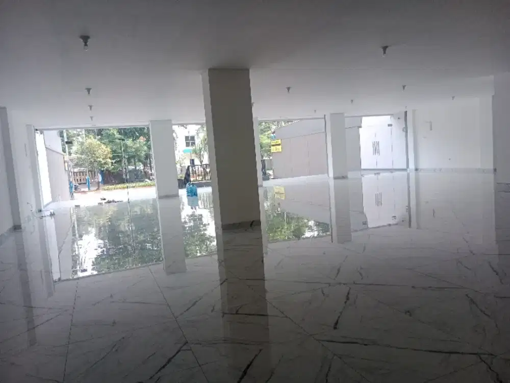 Gedung dijual di Jakarta Timur