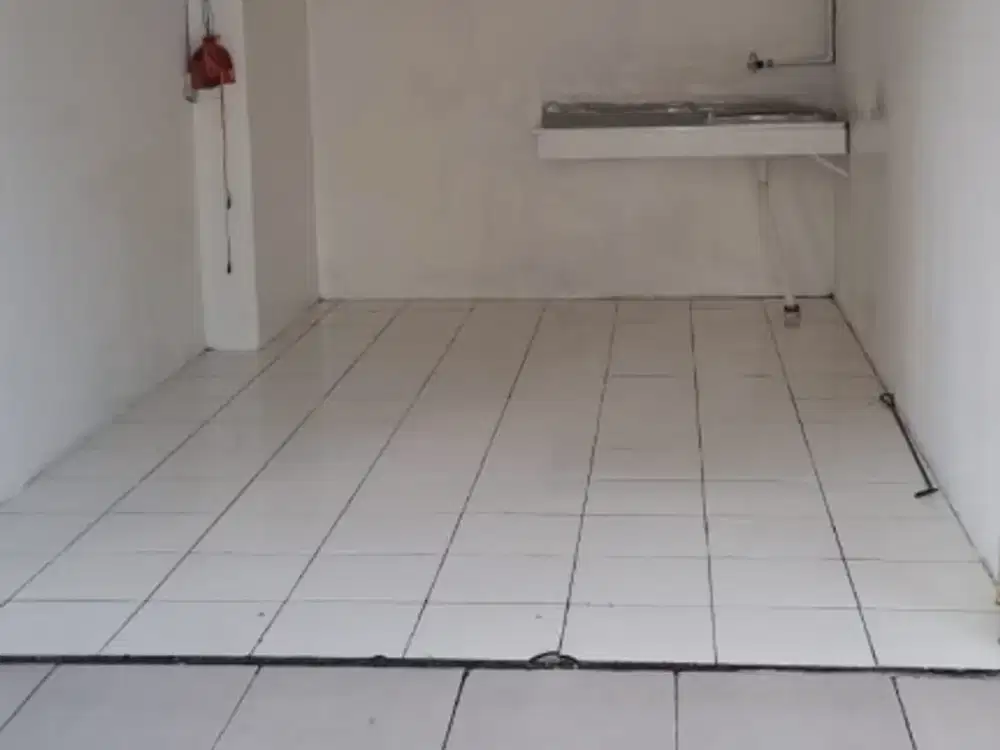 Disewakan kios apartemen bassura city