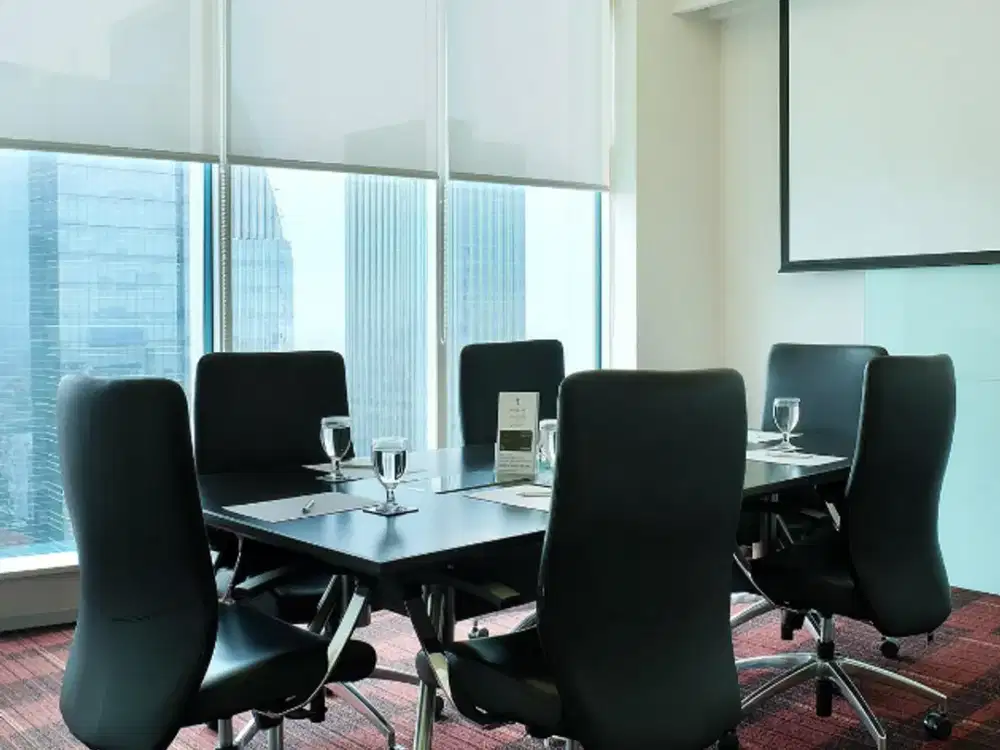 Sewa Unit Kantor Furnished di Sovereign Plaza 5 Pax TB Simatupang