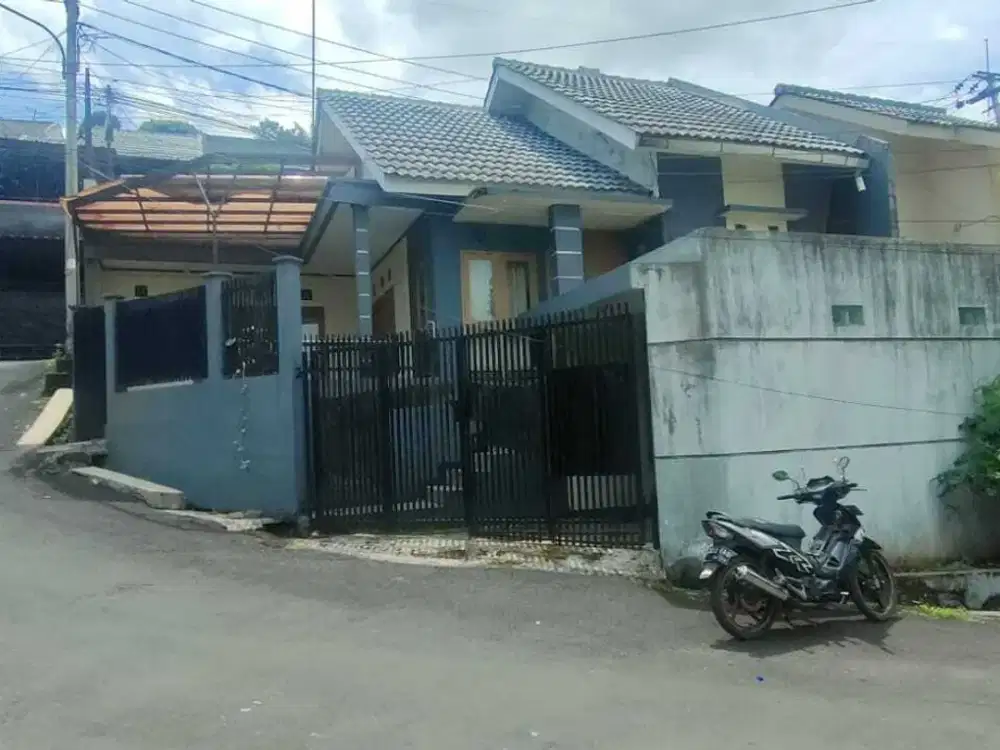 MURAH Rumah lt101/80 hrg580 nego dekat terminal cicaheum bandung