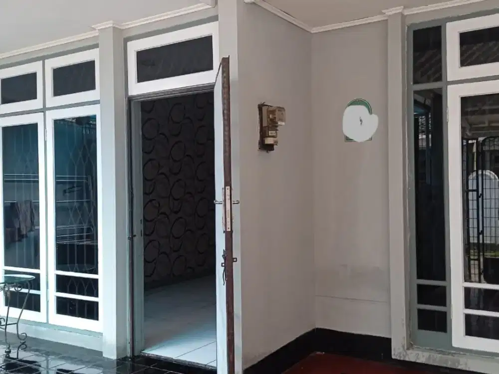 Disewakan Rumah Rapi & Siap Huni Area Citra Garden 5 Jakarta Barat