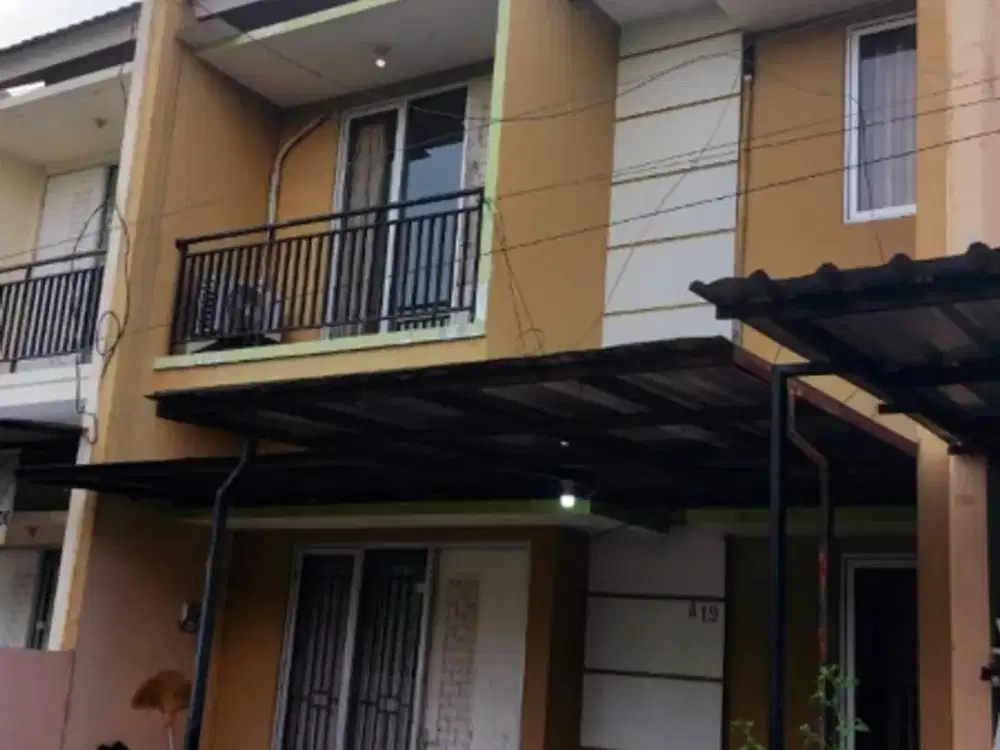 Rumah Apik 2 Lt Nyaman Dekat Luwes Gentan