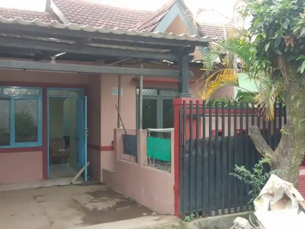 Rumah Dekat Stasiun Kereta Api Pesona Cilebut Bogor